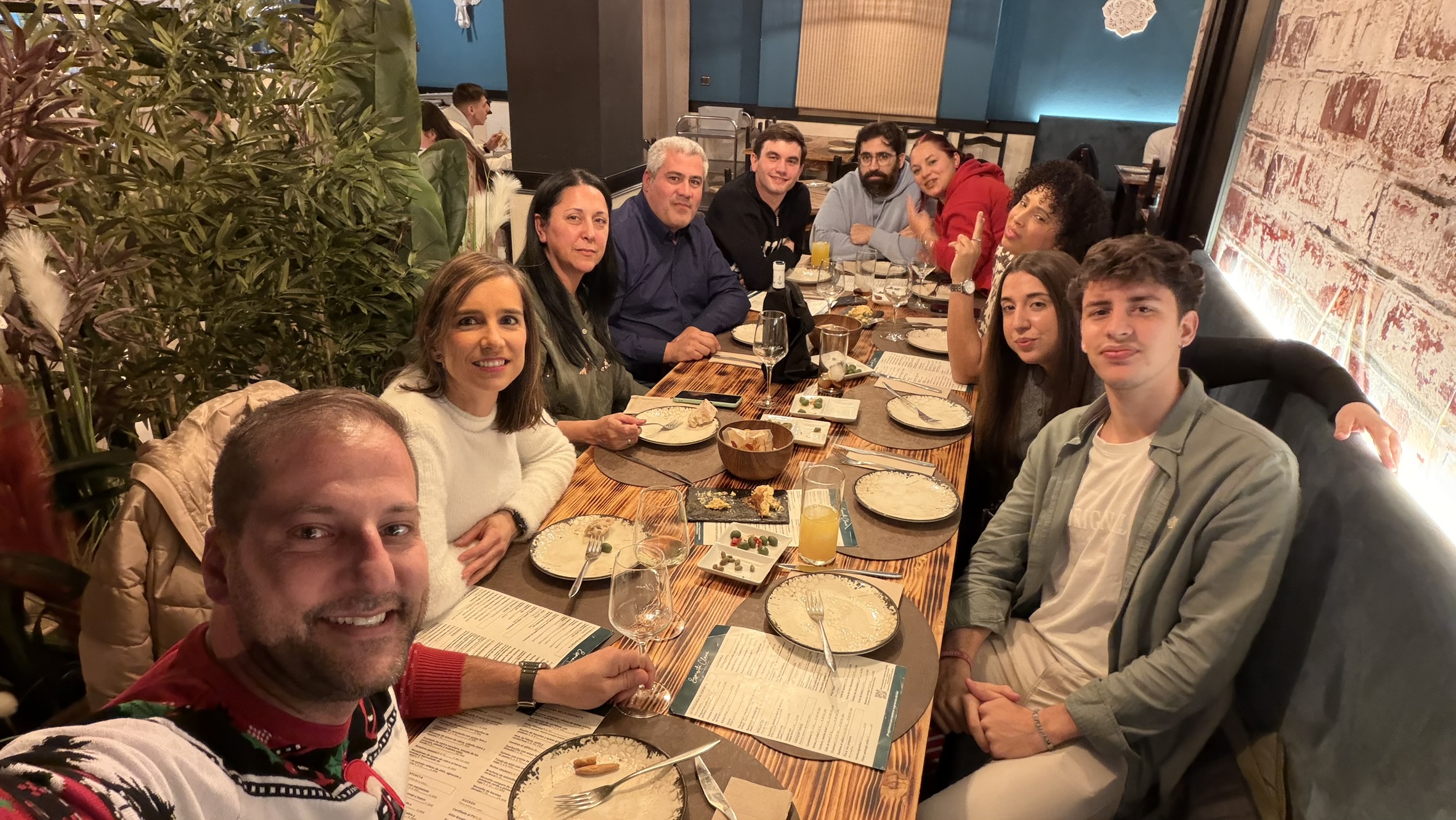 Cena en grupo en Que Cookie