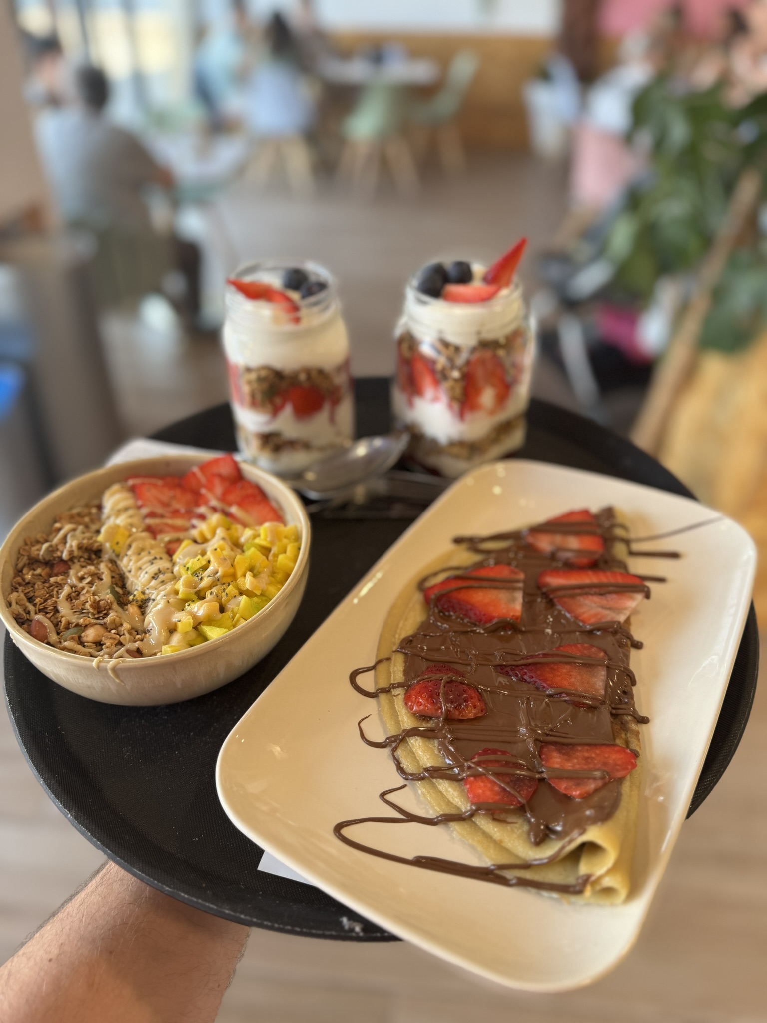 Crepe y bowls de fruta